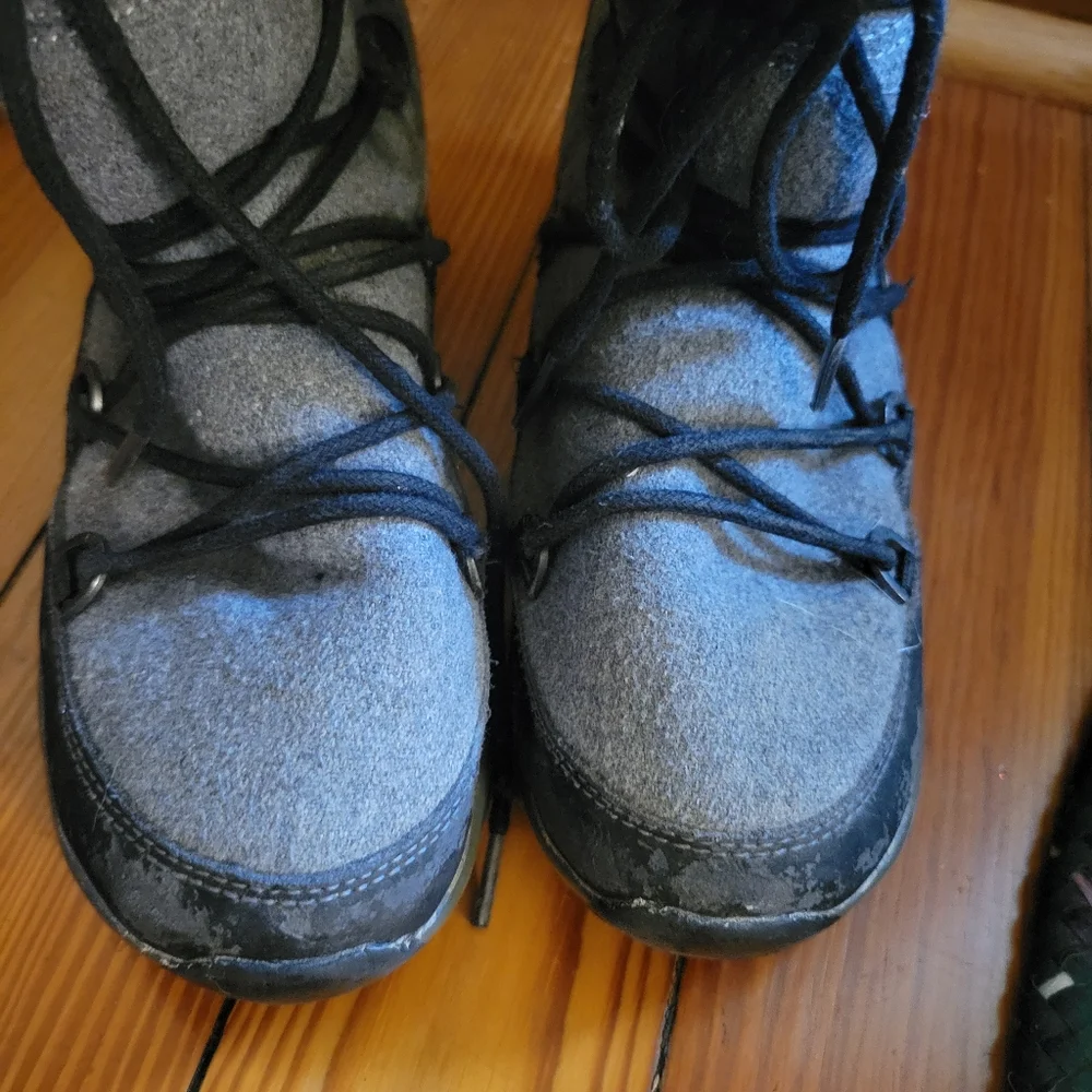 Bear paw waterproof Leslie style snow boots 6 fur leather wool